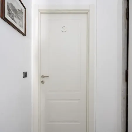 Augustea - Modern 公寓式酒店