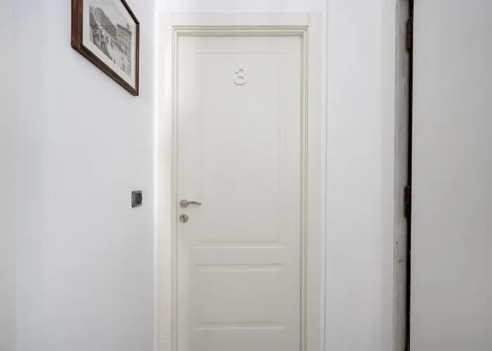 Augustea - Modern 公寓式酒店