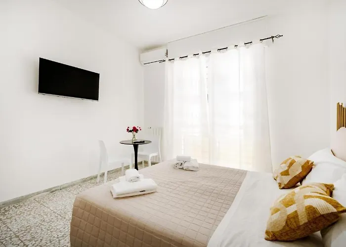 Augustea - Modern 公寓式酒店