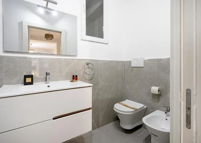 Augustea - Modern 公寓式酒店