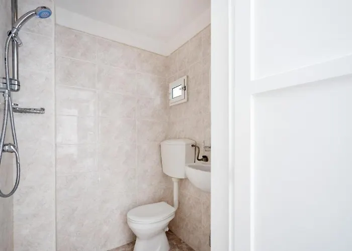 Augustea - Modern 公寓式酒店