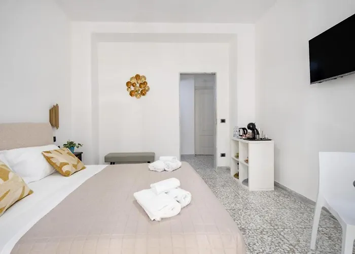 Augustea - Modern 公寓式酒店