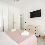 Augustea - Modern Apartmanhotel Bari